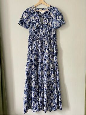 laia embroidered maxi dress Laia Embroidered Flutter Sleeve Maxi Dress L main image 1